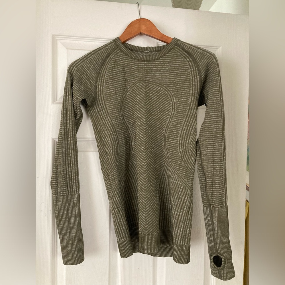 Lululemon long sleeve Restless Pullover